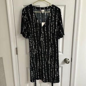 A New Day Black & White Floral Belted Dress